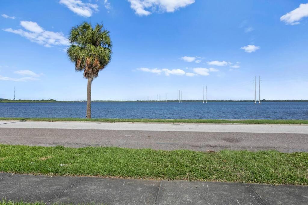 Mermaids Grotto Waterfront 1Br Apt With Bay View Villa Tampa Exterior photo